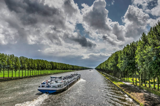  Quality Oil Barges for Sale in Nigeria, Marine Transport Investment