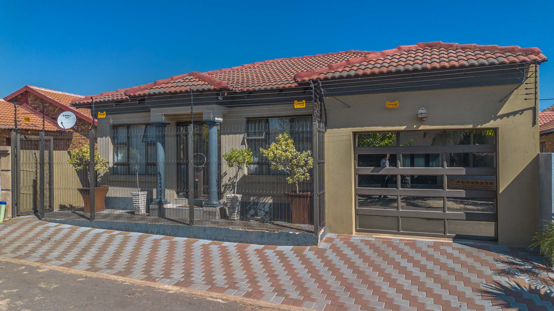 Explore V&A Waterfront Shops for Business Rental and Income-Producing Assets