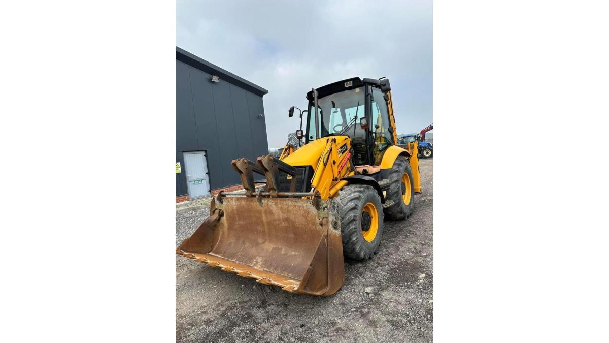 Backhoe Loader Rental in Accra (Equipment + operator)