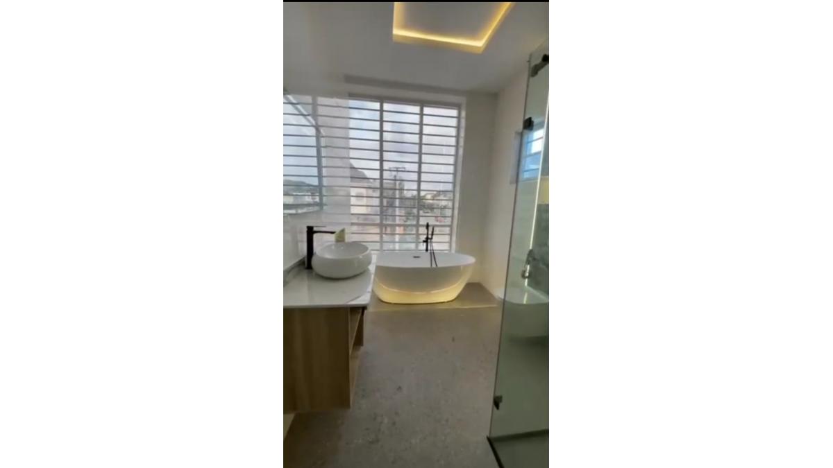 2 bed flat to let, Crown Lodge, Elystan Street - African Land