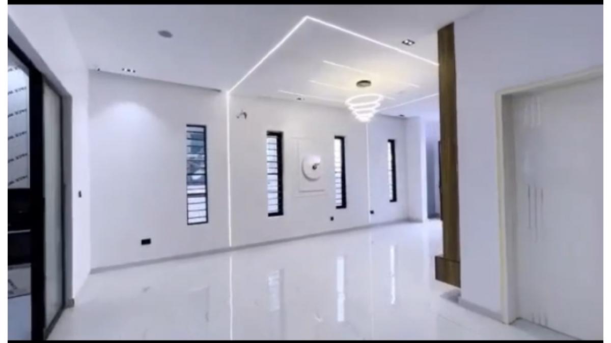 2 bed flat to let, Crown Lodge, Elystan Street - African Land