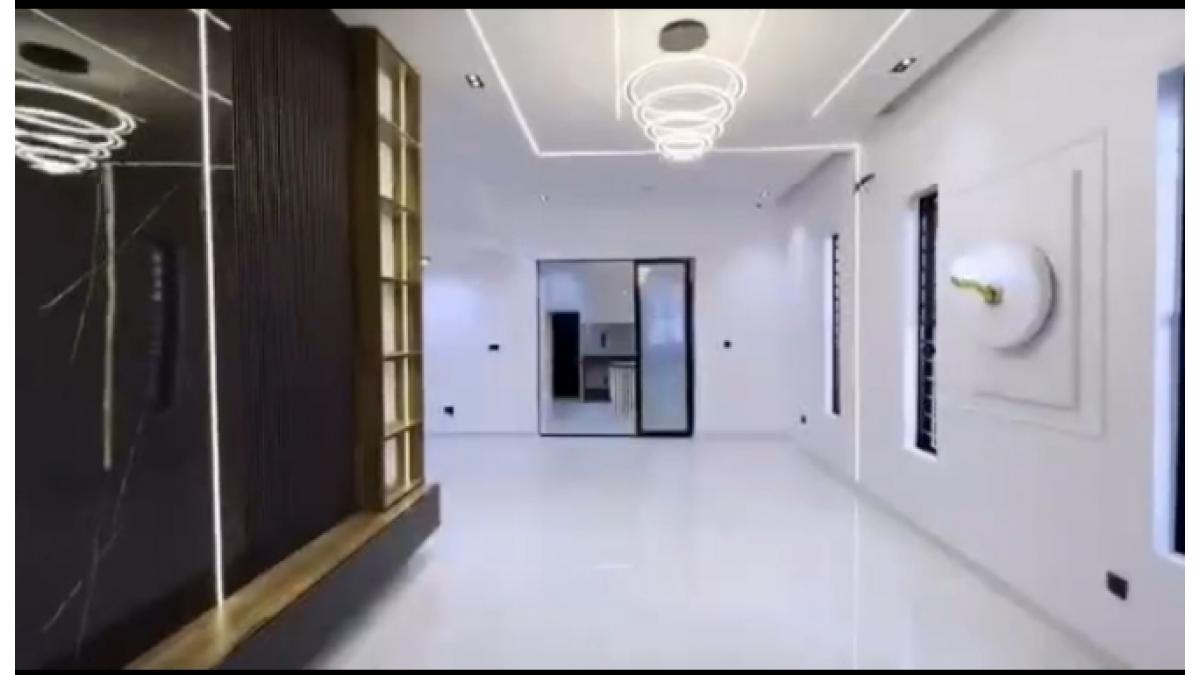 2 bed flat to let, Crown Lodge, Elystan Street - African Land