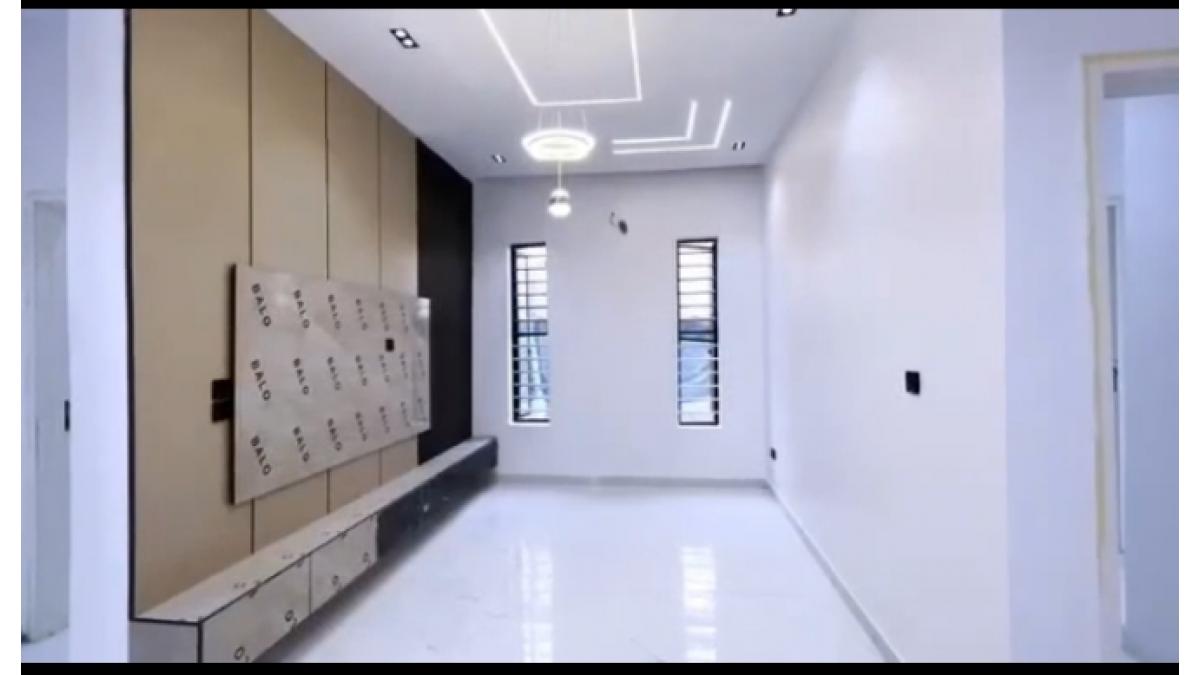 2 bed flat to let, Crown Lodge, Elystan Street - African Land