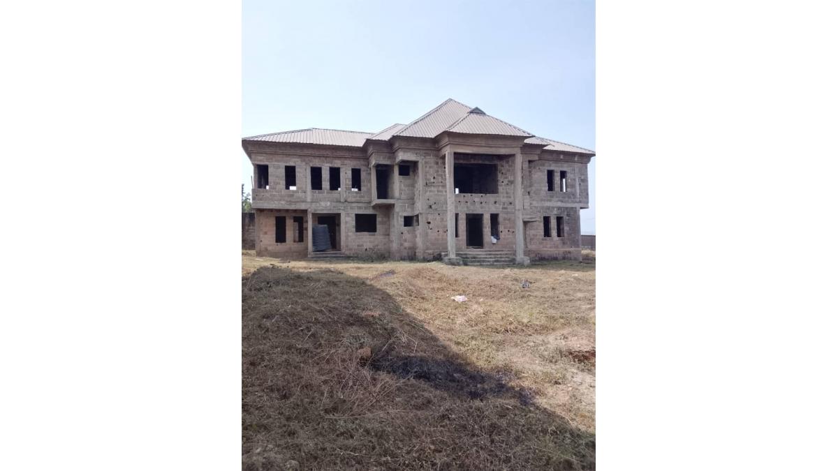 2 bed flat to let, Crown Lodge, Elystan Street - African Land