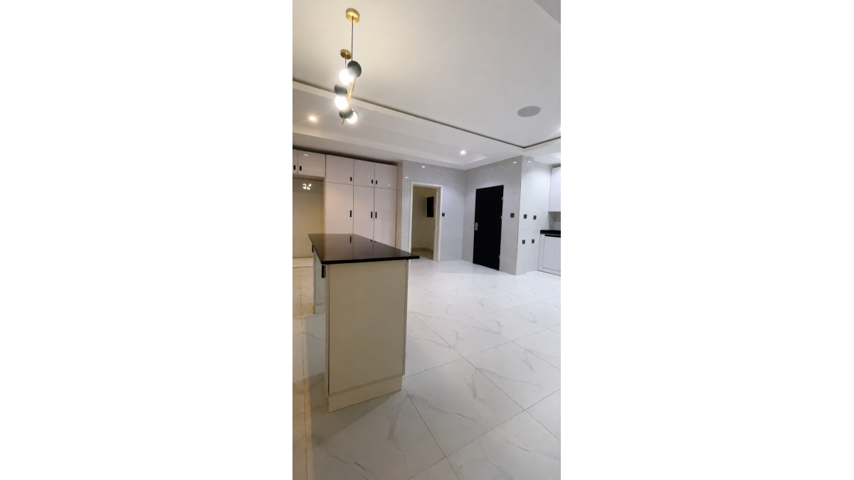 2 bed flat to let, Crown Lodge, Elystan Street - African Land