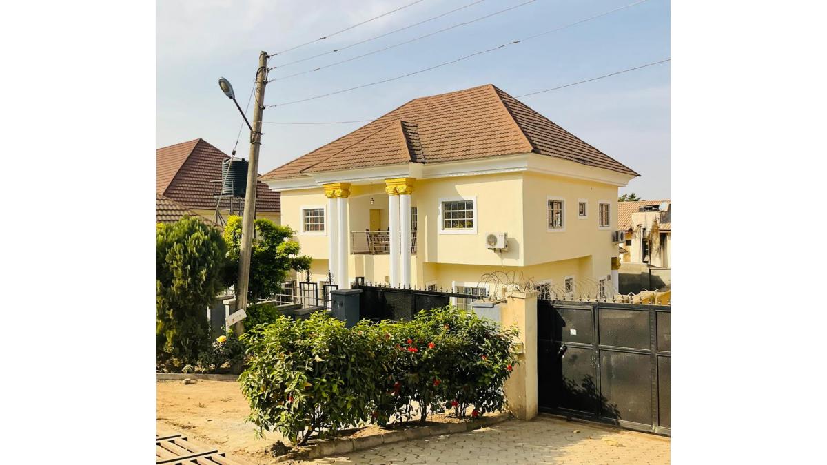 2 bed flat to let, Crown Lodge, Elystan Street - African Land