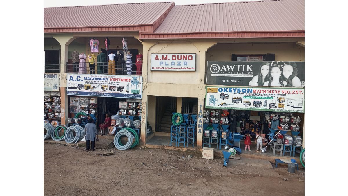 2 bed flat to let, Crown Lodge, Elystan Street - African Land