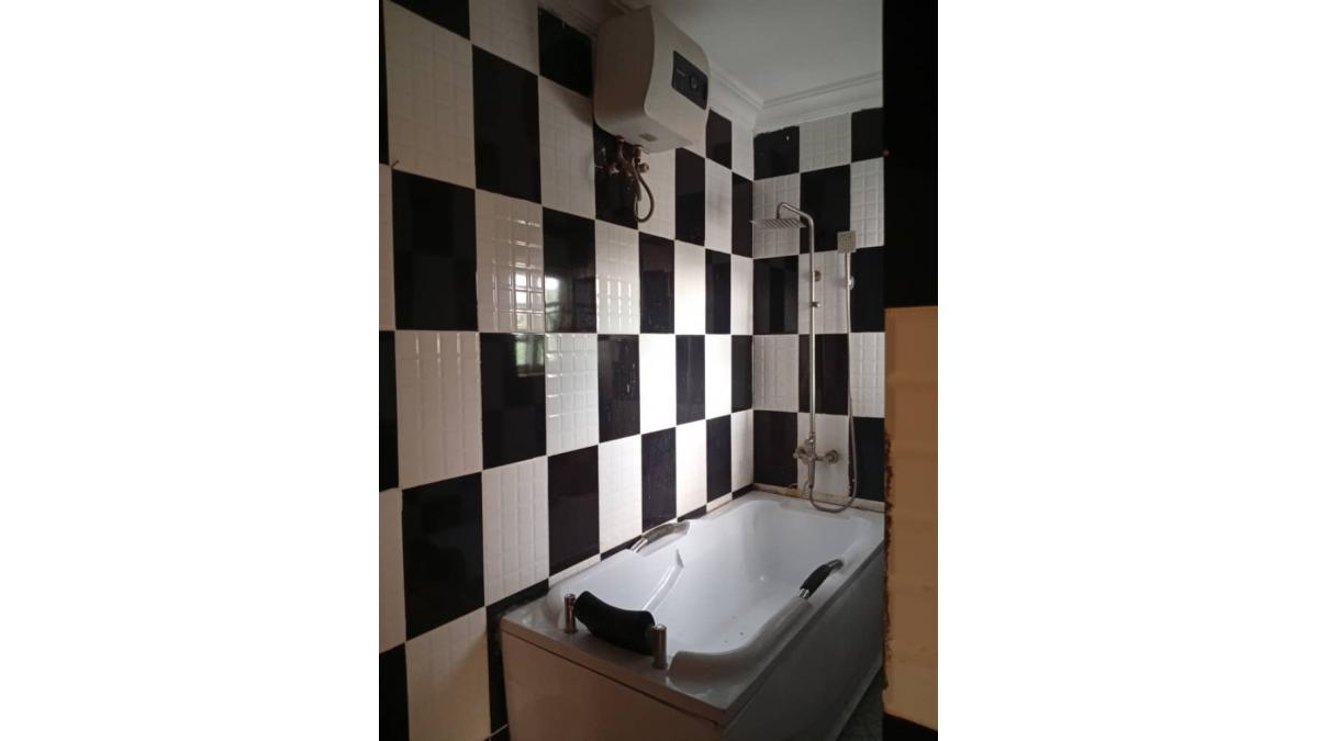 2 bed flat to let, Crown Lodge, Elystan Street - African Land