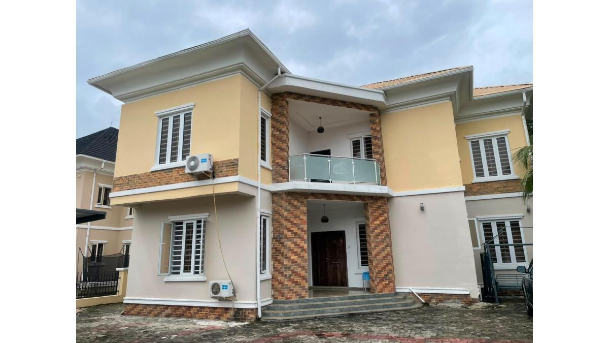 Luxury 5-Bedroom Detached Home in Northern Foreshore Estate
