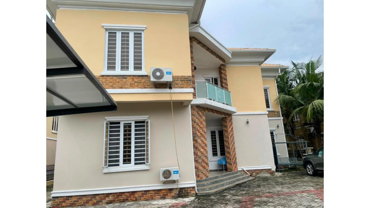 2 bed flat to let, Crown Lodge, Elystan Street - African Land