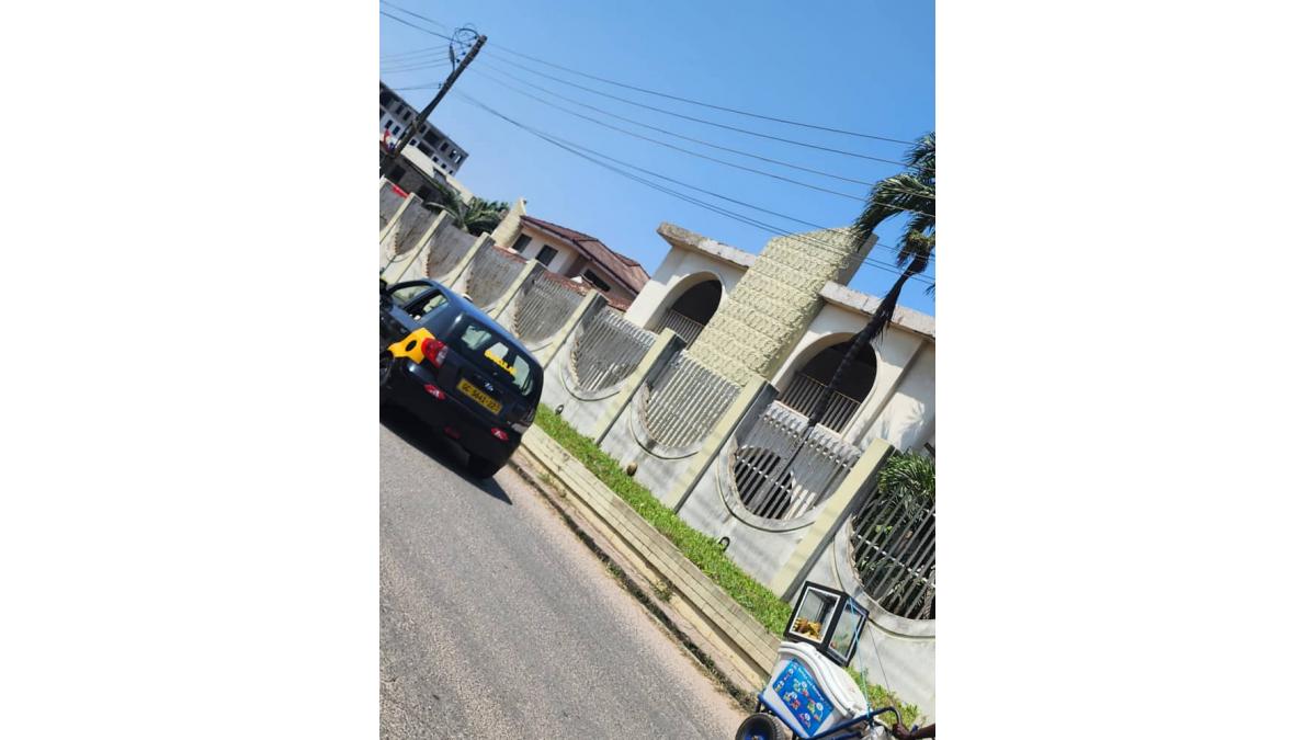 2 bed flat to let, Crown Lodge, Elystan Street - African Land