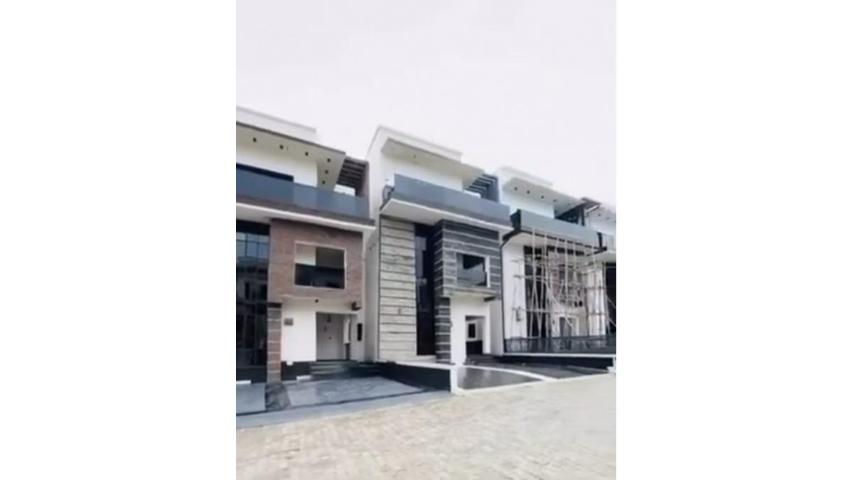 2 bed flat to let, Crown Lodge, Elystan Street - African Land