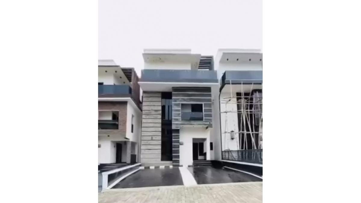 2 bed flat to let, Crown Lodge, Elystan Street - African Land