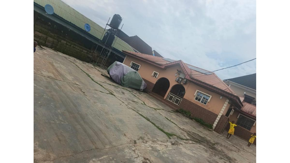 2 bed flat to let, Crown Lodge, Elystan Street - African Land