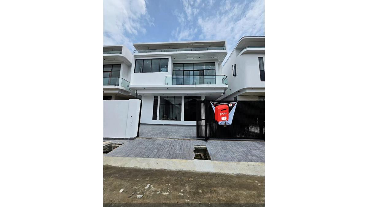 Luxury 4-Bedroom Fully Detached Smart Duplex with BQ for Sale in Lekki