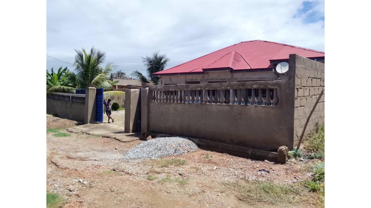 2 bed flat to let, Crown Lodge, Elystan Street - African Land