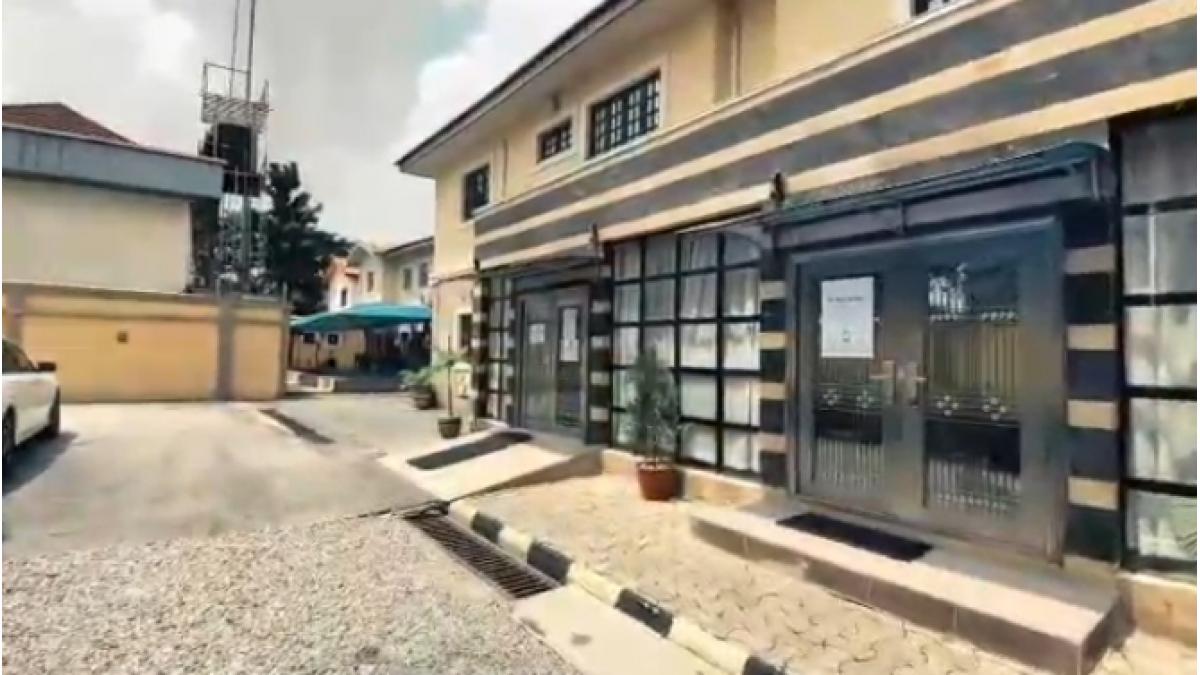 2 bed flat to let, Crown Lodge, Elystan Street - African Land