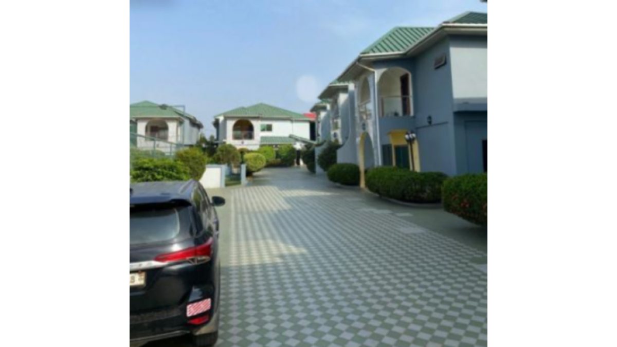 2 bed flat to let, Crown Lodge, Elystan Street - African Land