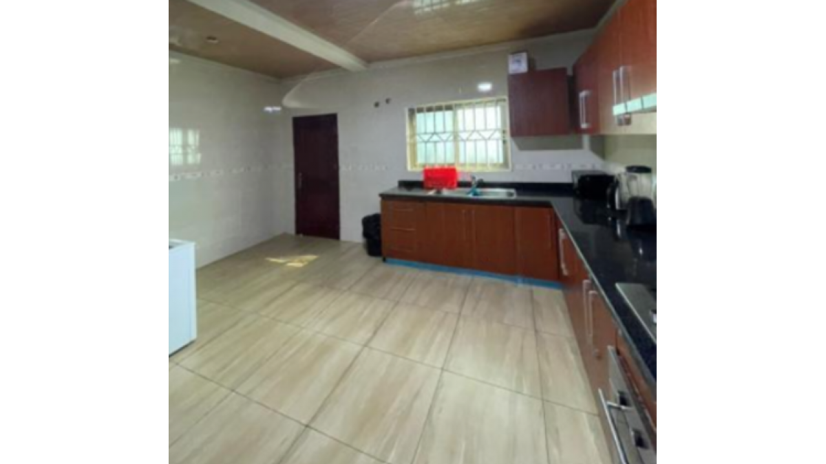2 bed flat to let, Crown Lodge, Elystan Street - African Land