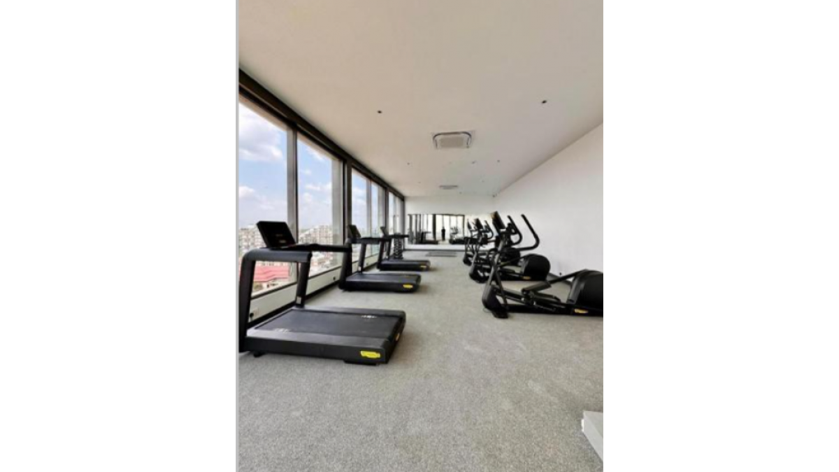 2 bed flat to let, Crown Lodge, Elystan Street - African Land