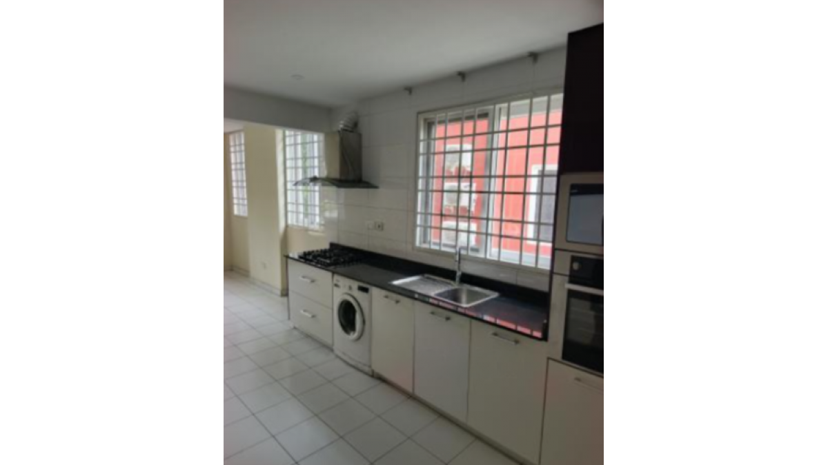2 bed flat to let, Crown Lodge, Elystan Street - African Land