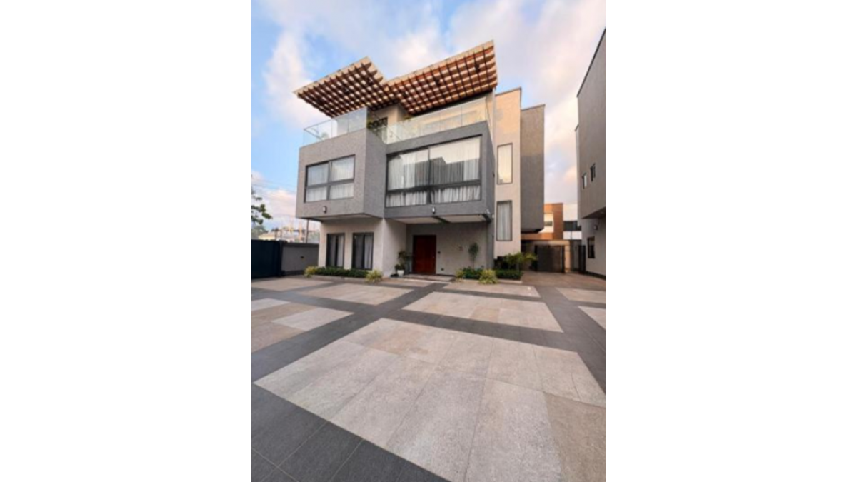 Fully Furnished 4-Bedroom House with Boys’ Quarters for Rent in Airport Area, Accra
