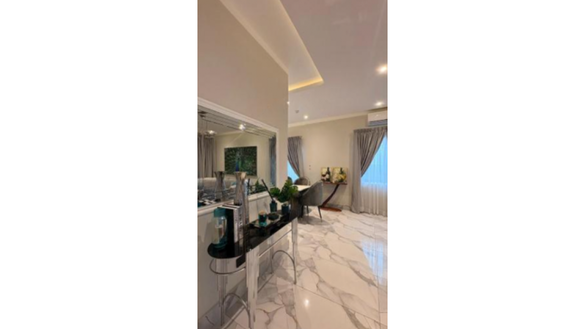 2 bed flat to let, Crown Lodge, Elystan Street - African Land