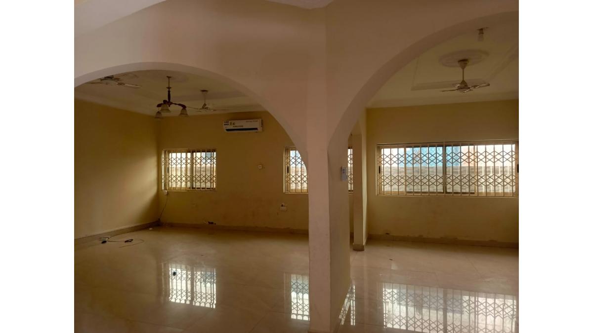 2 bed flat to let, Crown Lodge, Elystan Street - African Land