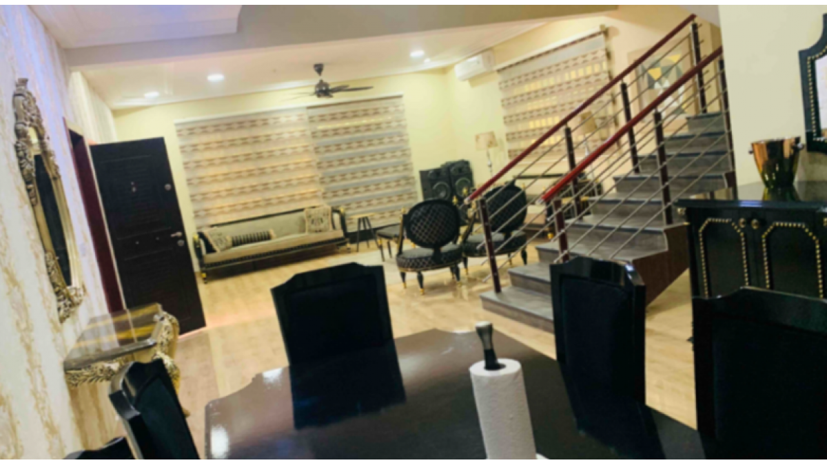 2 bed flat to let, Crown Lodge, Elystan Street - African Land