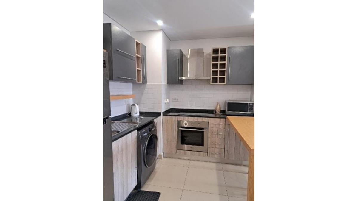 2 bed flat to let, Crown Lodge, Elystan Street - African Land