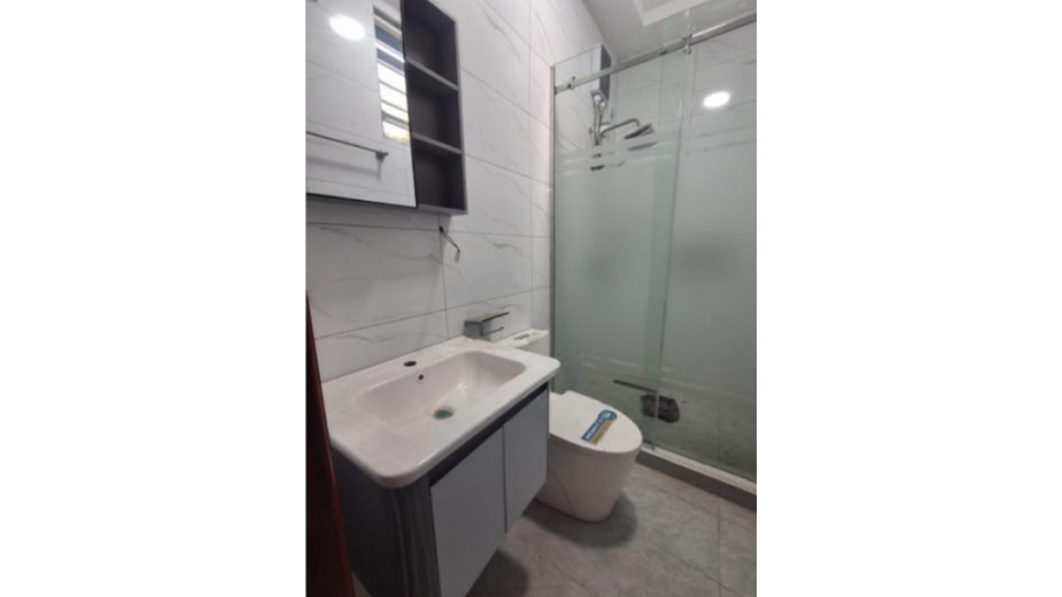 2 bed flat to let, Crown Lodge, Elystan Street - African Land