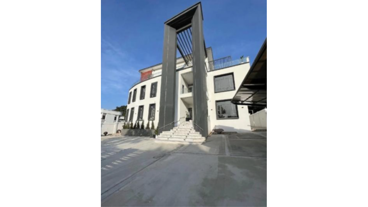 2 bed flat to let, Crown Lodge, Elystan Street - African Land