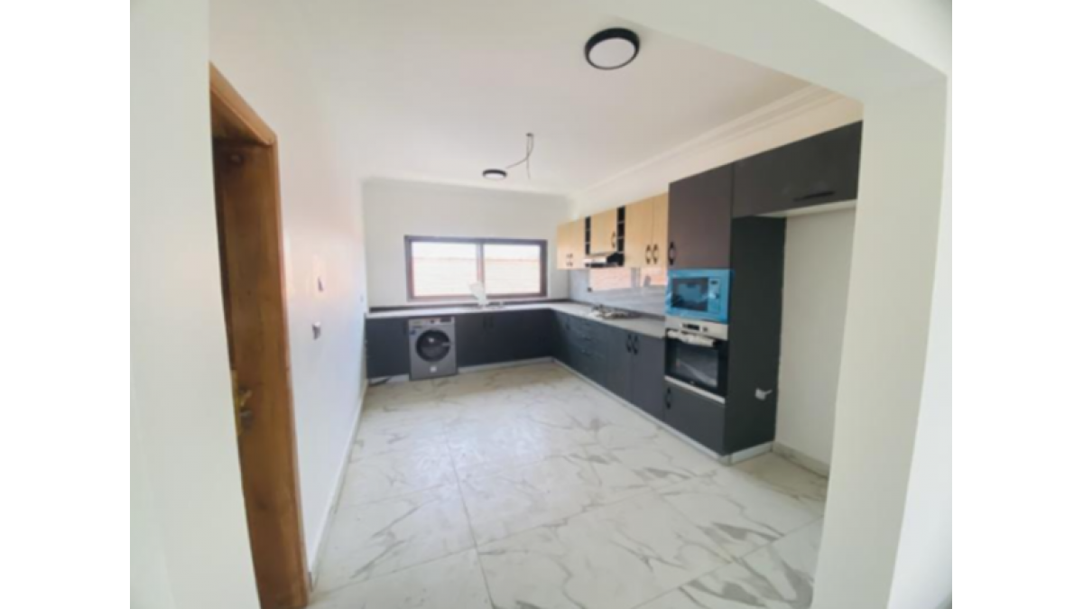 2 bed flat to let, Crown Lodge, Elystan Street - African Land