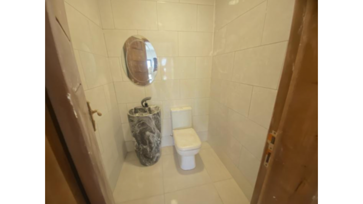 2 bed flat to let, Crown Lodge, Elystan Street - African Land