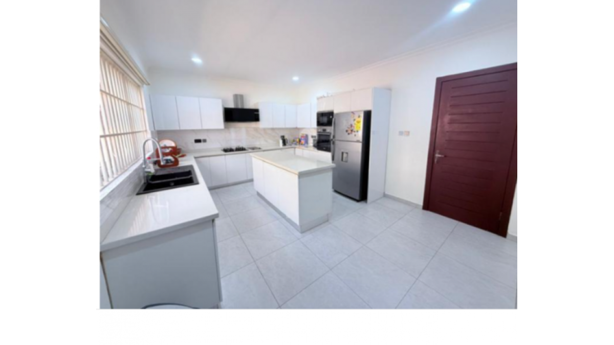 2 bed flat to let, Crown Lodge, Elystan Street - African Land