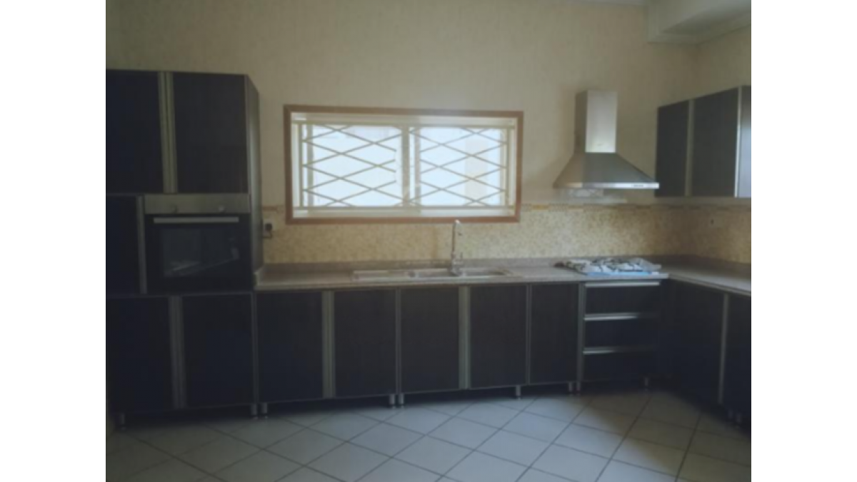 2 bed flat to let, Crown Lodge, Elystan Street - African Land