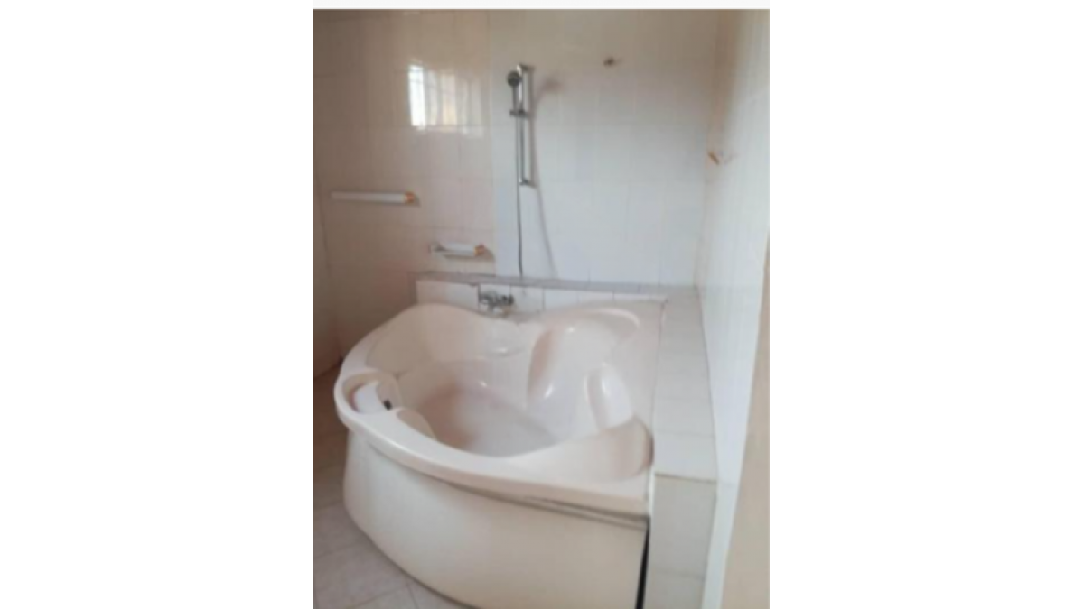 Executive 9-Bedroom Standalone House for Rent in Airport Residential Area, Accra