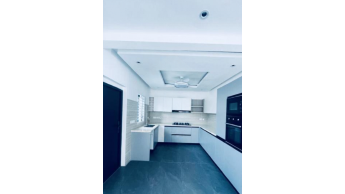 2 bed flat to let, Crown Lodge, Elystan Street - African Land