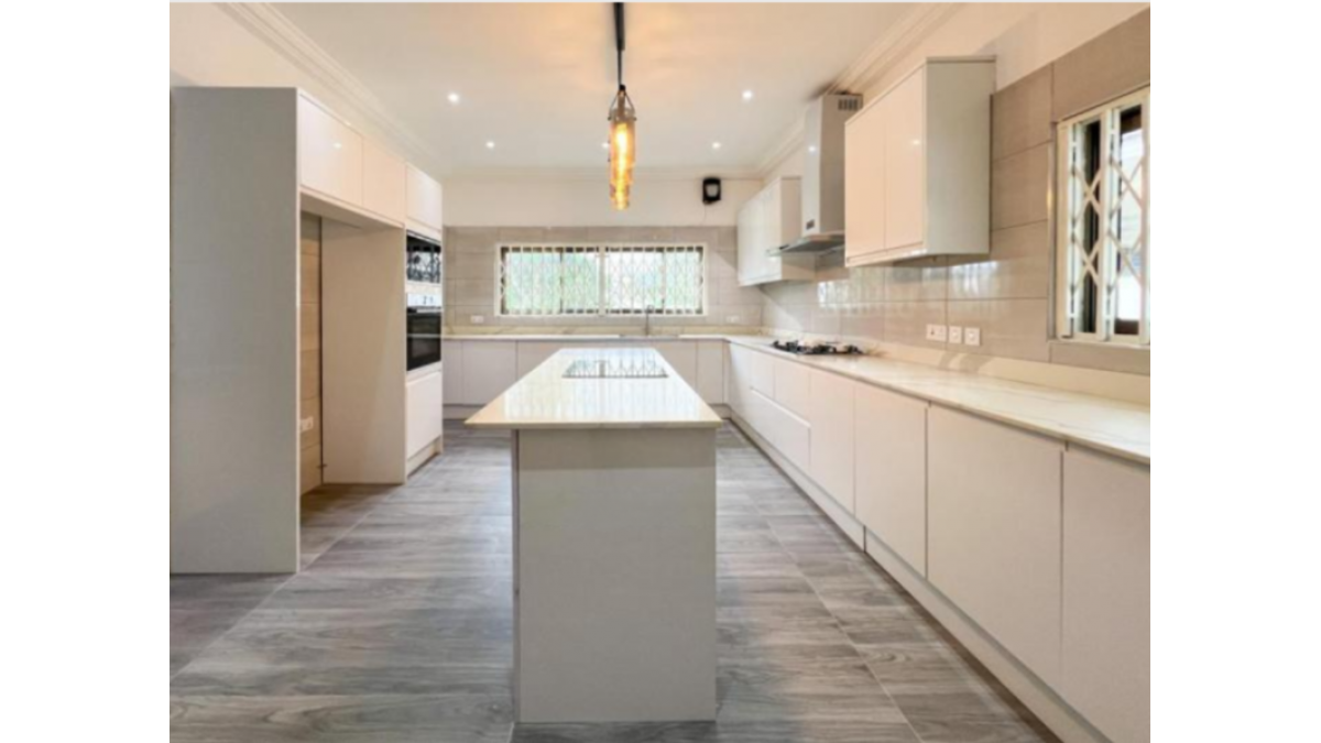 2 bed flat to let, Crown Lodge, Elystan Street - African Land