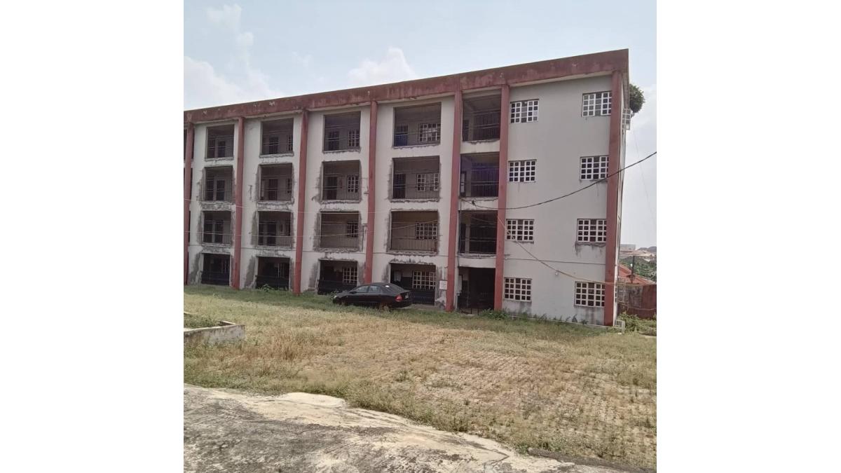 2 bed flat to let, Crown Lodge, Elystan Street - African Land