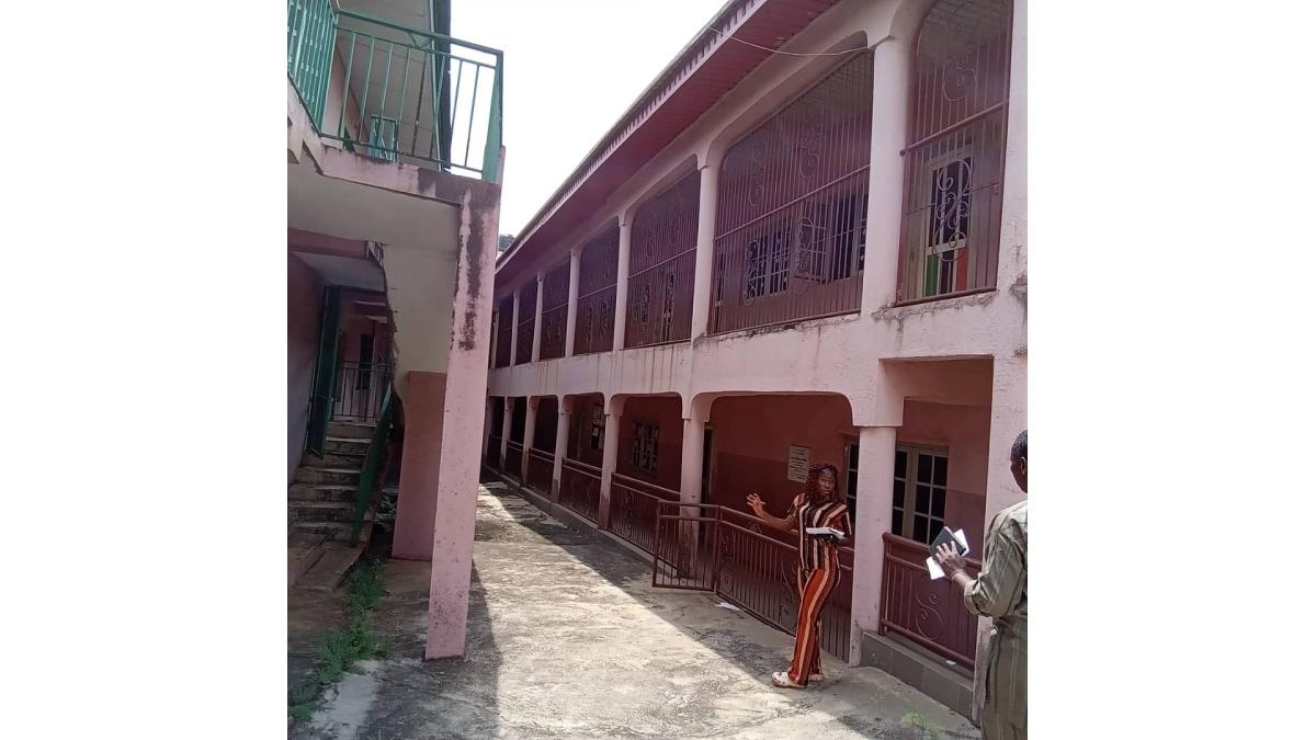 2 bed flat to let, Crown Lodge, Elystan Street - African Land