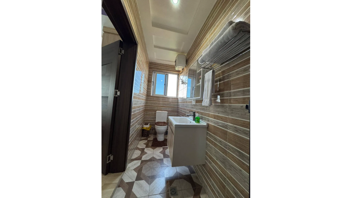 2 bed flat to let, Crown Lodge, Elystan Street - African Land