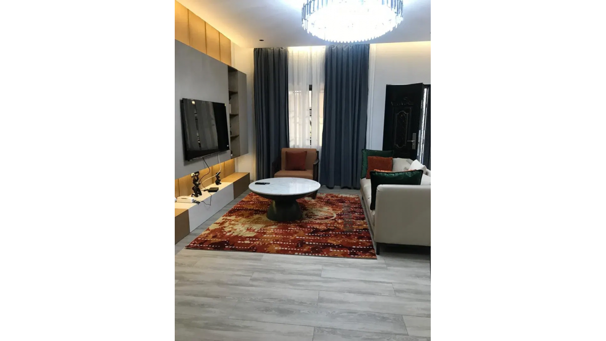 2 bed flat to let, Crown Lodge, Elystan Street - African Land