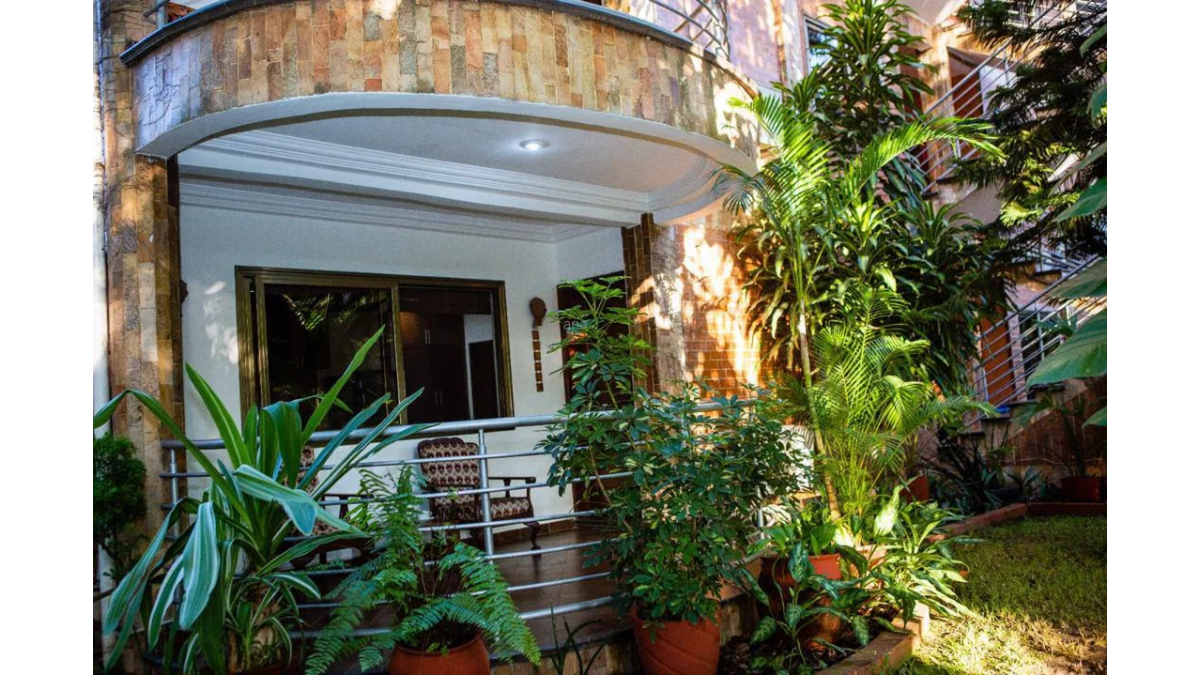 2 bed flat to let, Crown Lodge, Elystan Street - African Land