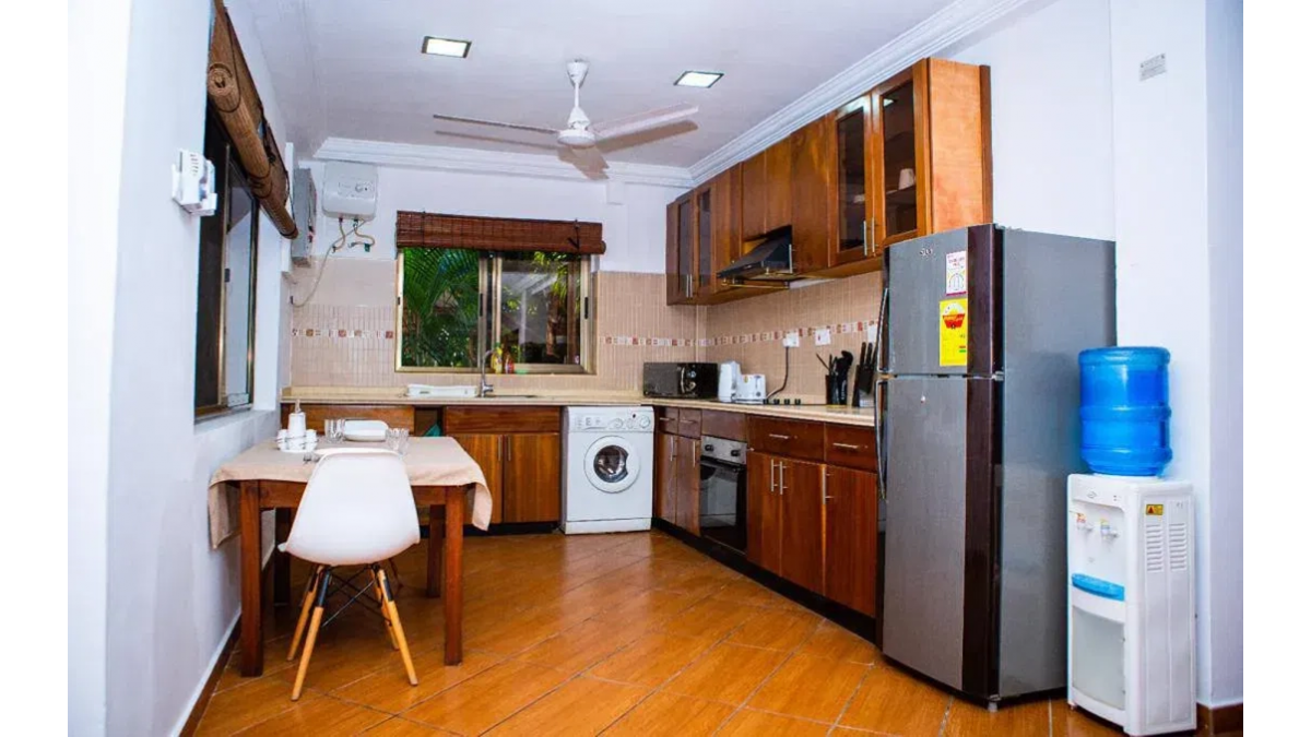 2 bed flat to let, Crown Lodge, Elystan Street - African Land