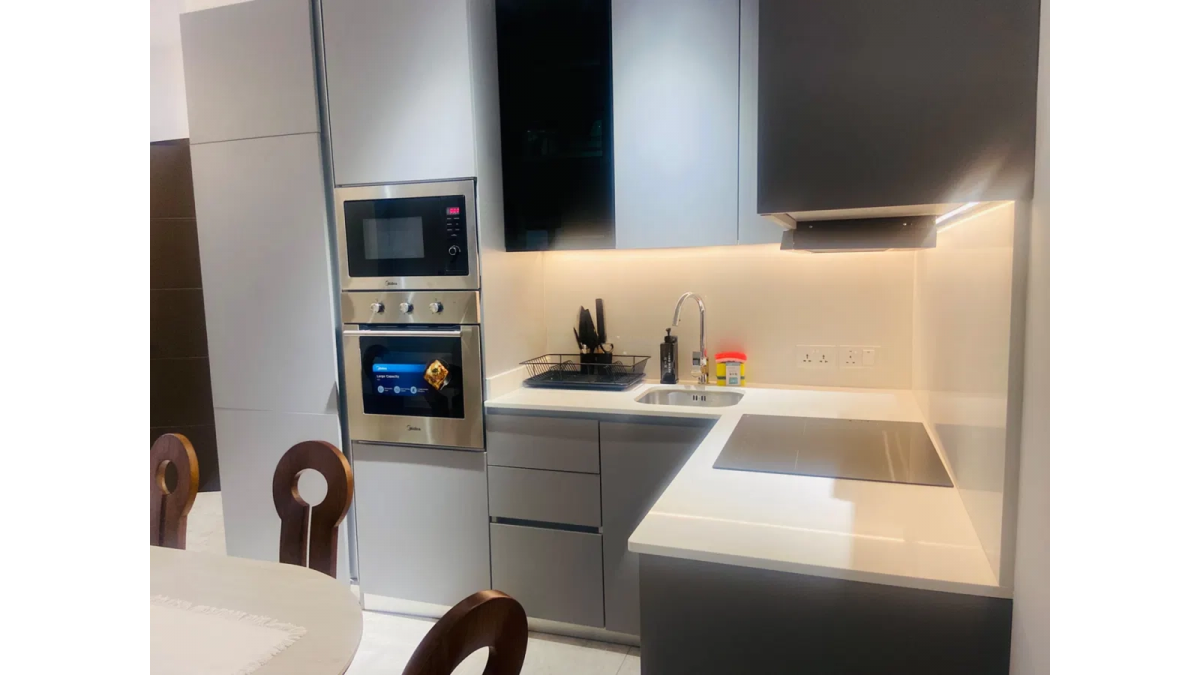 2 bed flat to let, Crown Lodge, Elystan Street - African Land