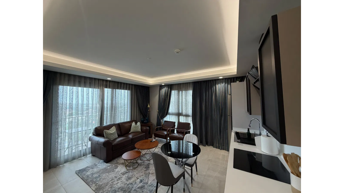 2 bed flat to let, Crown Lodge, Elystan Street - African Land