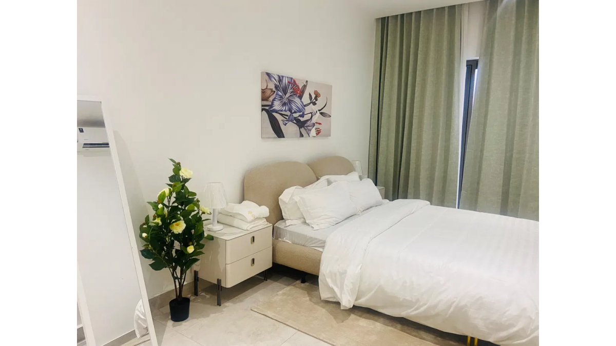 2 bed flat to let, Crown Lodge, Elystan Street - African Land