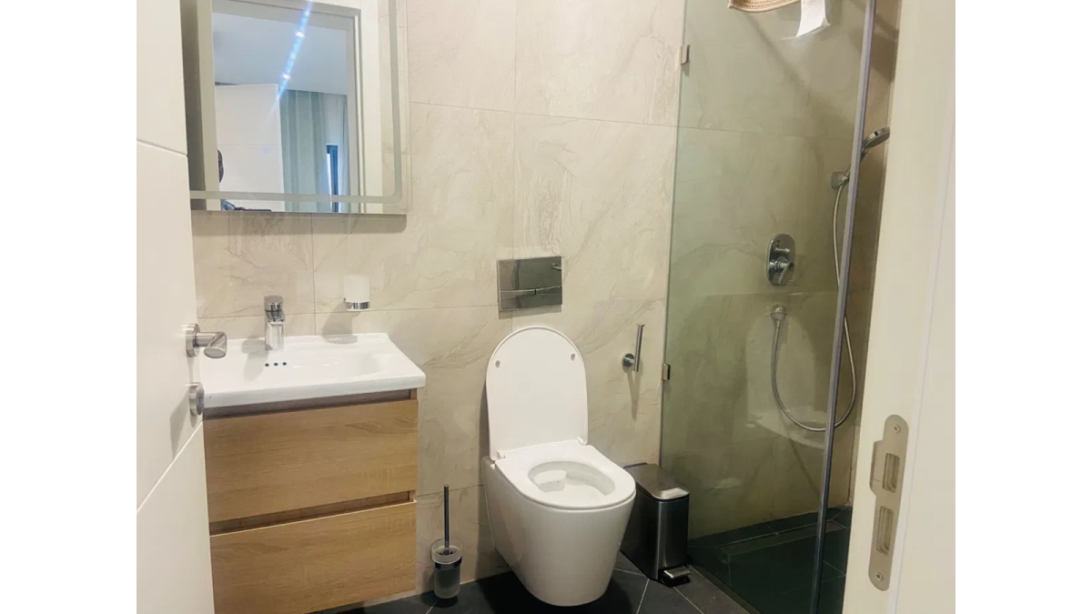 2 bed flat to let, Crown Lodge, Elystan Street - African Land