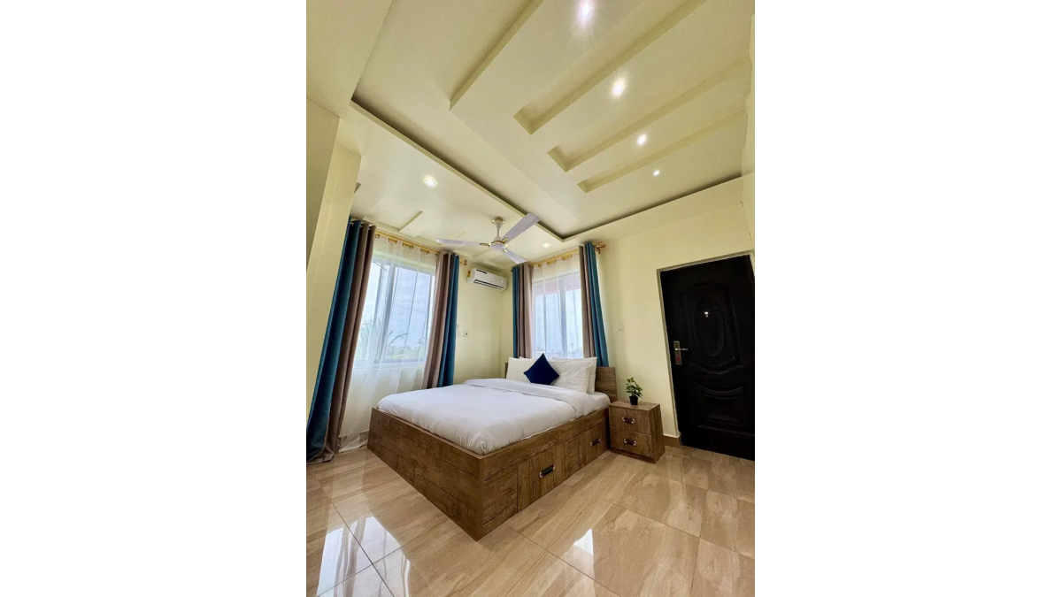 2 bed flat to let, Crown Lodge, Elystan Street - African Land